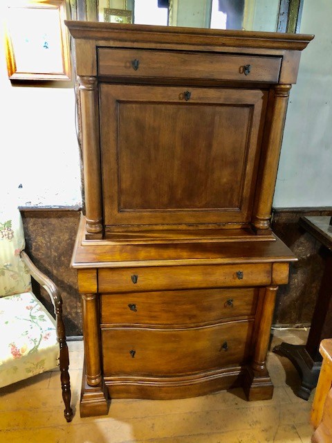 three drawer dresser