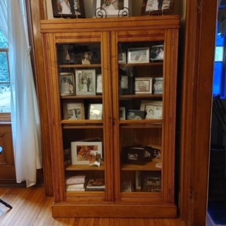 display case