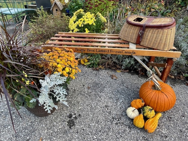 Iron stand for flower pots