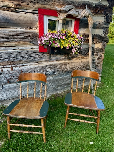 2 wooden chair